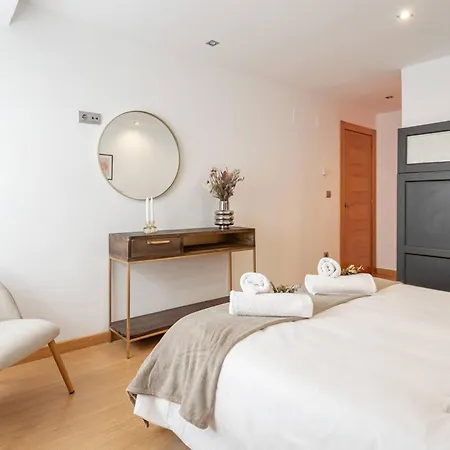 Escalera 12 * Χιχόν